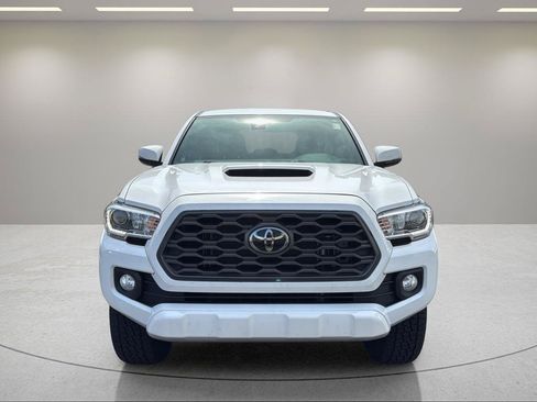Used 2021 Toyota Tacoma 4x4 Double Cab image 2