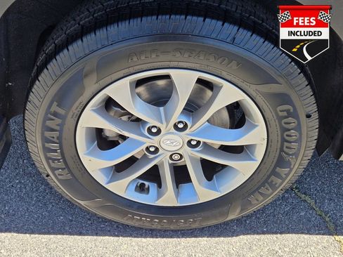 Used 2020 Hyundai Santa Fe SE FWD image 11