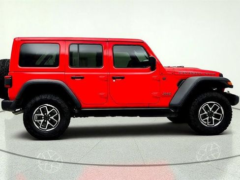Used 2026 Jeep Wrangler Unlimited Rubicon AWD/4WD image 4