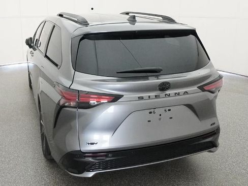New 2026 Toyota Sienna XSE FWD image 6