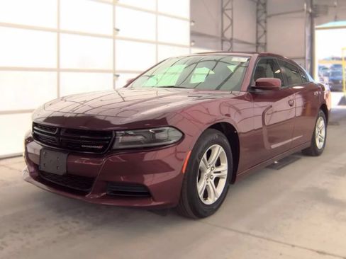 Used 2020 Dodge Charger SXT w/ Leather Interior Group RWD image 2