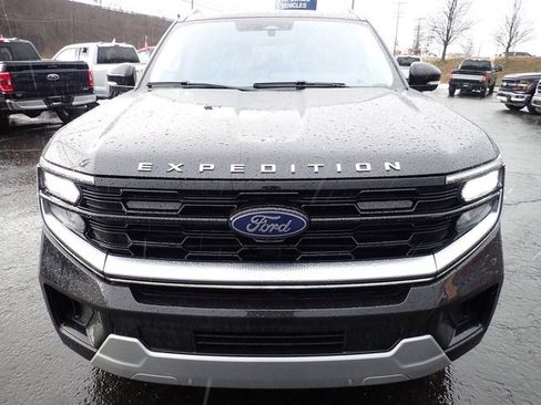 Certified 2025 Ford Expedition Max Platinum w/ Platinum Ultimate Package image 11