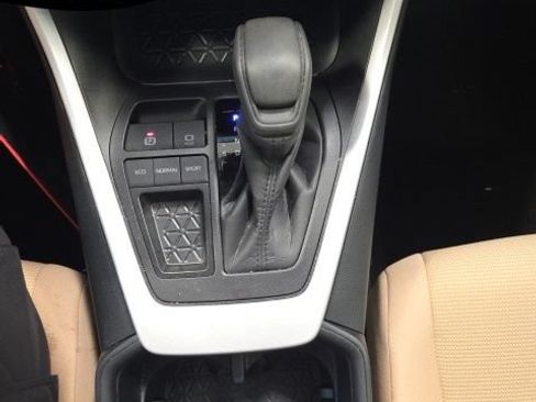 Used 2025 Toyota RAV4 LE FWD image 25