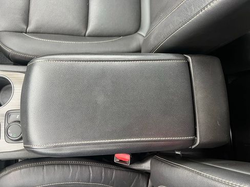 Used 2018 GMC Acadia SLT FWD image 31