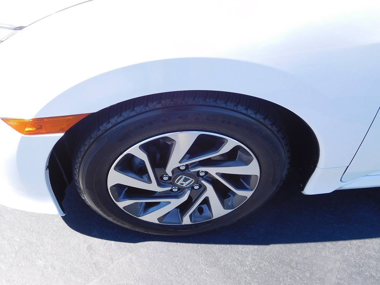 Used 2016 Honda Civic EX image 9