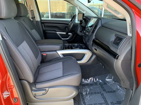 Used 2022 Nissan Titan SV w/ SV Convenience Package image 30