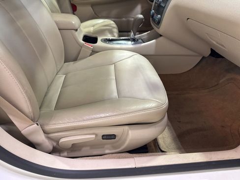 Used 2008 Chevrolet Impala LTZ FWD image 39