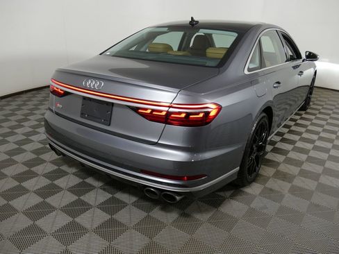 Used 2020 Audi S8 L w/ S8 Executive Package AWD/4WD image 30