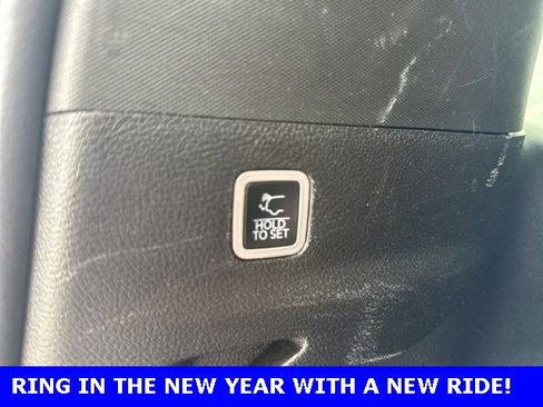 Used 2024 Jeep Wagoneer L Series II image 9