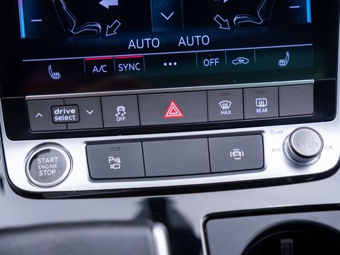 Used 2023 Audi Q8 Premium w/ Convenience Package AWD/4WD image 29