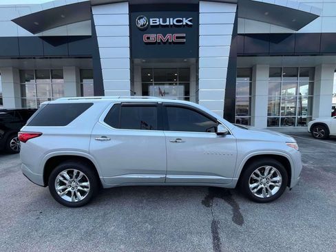 Certified 2018 Chevrolet Traverse High Country AWD/4WD image 2