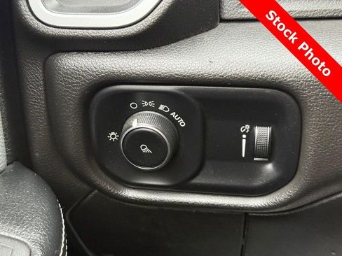 Used 2022 RAM 2500 Big Horn AWD/4WD image 30