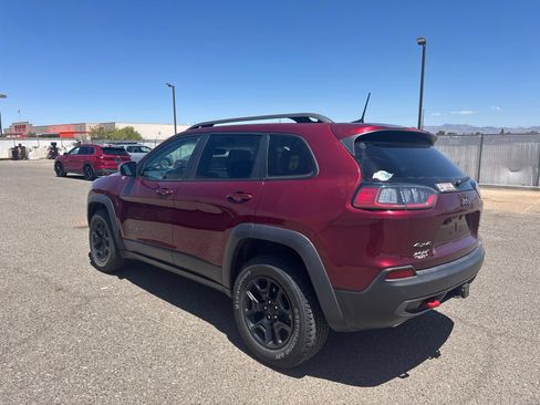 Used 2021 Jeep Cherokee Trailhawk w/ Technology Group AWD/4WD image 3