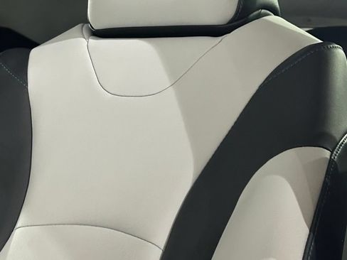 Used 2018 Toyota Prius Four FWD image 37
