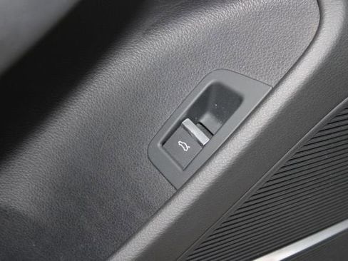 Used 2020 Audi Q8 Premium Plus w/ Premium Plus Package image 24