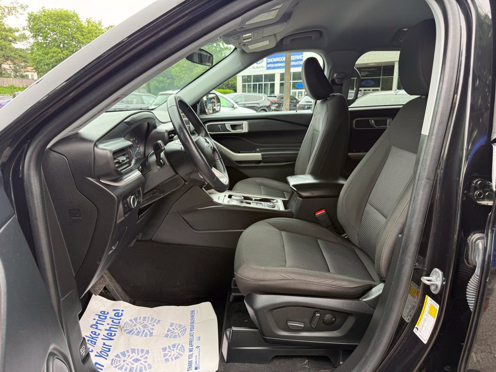 Used 2023 Ford Explorer XLT AWD/4WD image 20