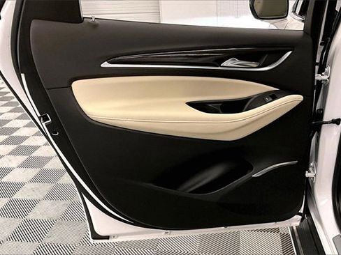 Used 2022 Buick Enclave Premium w/ Experience Buick Package image 19