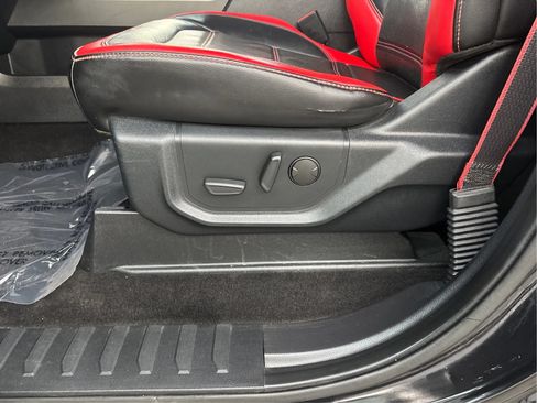 Used 2019 Ford F150 Lariat w/ Equipment Group 502A Luxury AWD/4WD image 24