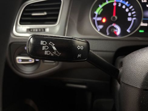 Used 2016 Volkswagen e-Golf SE w/ DC Fast Charging Package FWD image 24