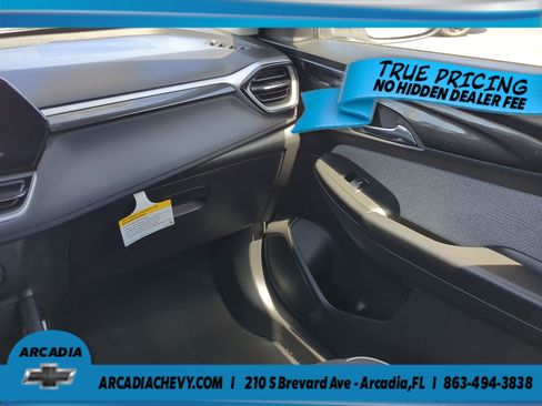 Used 2025 Chevrolet TrailBlazer LS w/ LS Convenience Package FWD image 17