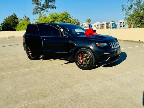 Used 2014 Jeep Grand Cherokee SRT8 w/ Luxury Group II AWD/4WD image 63