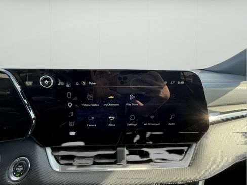 Used 2025 Chevrolet Equinox LT AWD/4WD image 12