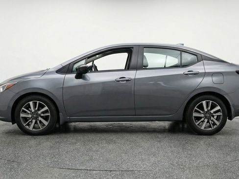 Used 2025 Nissan Versa SV image 5
