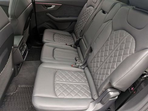 Used 2025 Audi SQ7 Premium Plus w/ Executive Package AWD/4WD image 22