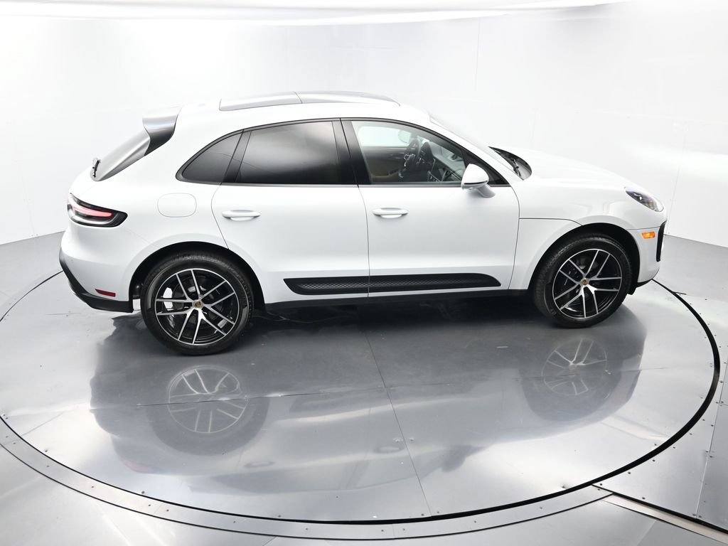 Certified 2026 Porsche Macan AWD/4WD image 40