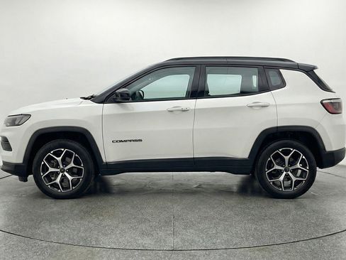 Used 2025 Jeep Compass Limited AWD/4WD image 5