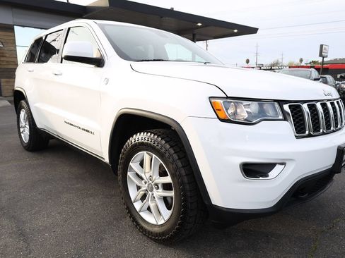 Used 2017 Jeep Grand Cherokee Laredo w/ Quick Order Package 23E AWD/4WD image 36