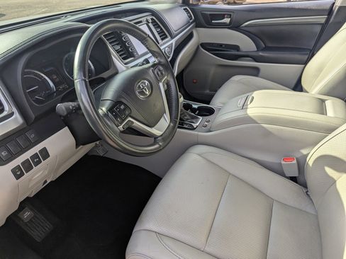 Used 2019 Toyota Highlander Limited image 7