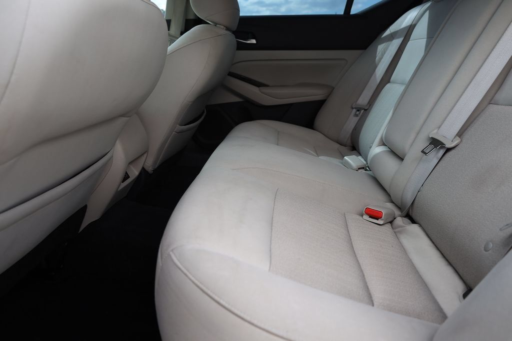 Used 2021 Nissan Altima 2.5 SV FWD image 19