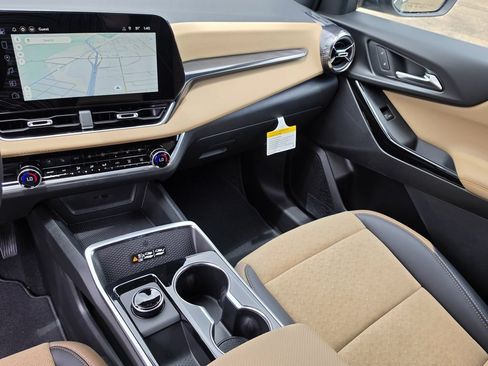New 2026 Chevrolet Equinox ACTIV w/ Convenience Package III FWD image 31