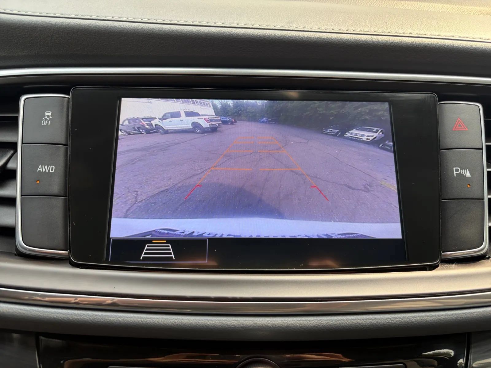 Used 2020 Buick Enclave Essence w/ Sound and Sites Package AWD/4WD image 36