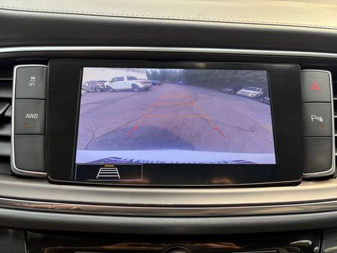 Used 2020 Buick Enclave Essence w/ Sound and Sites Package AWD/4WD image 36