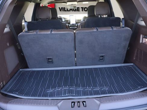 Used 2021 Ford Explorer King Ranch w/ Premium Technology Package image 16