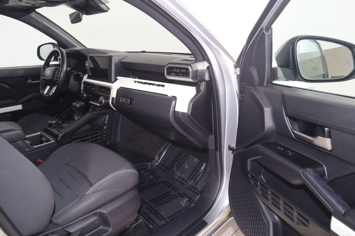 Used 2024 Toyota Tacoma TRD Off-Road AWD/4WD image 36