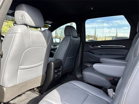 Used 2022 Buick Enclave Premium image 10