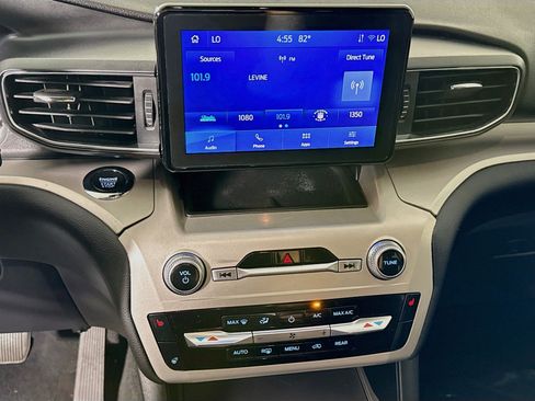 Used 2023 Ford Explorer XLT w/ Equipment Group 202A RWD image 18
