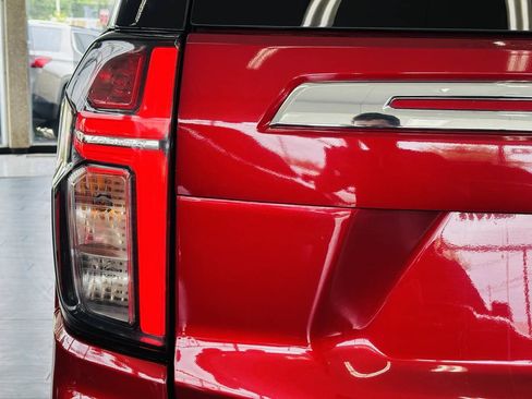 Used 2024 Chevrolet Tahoe Premier AWD/4WD image 12