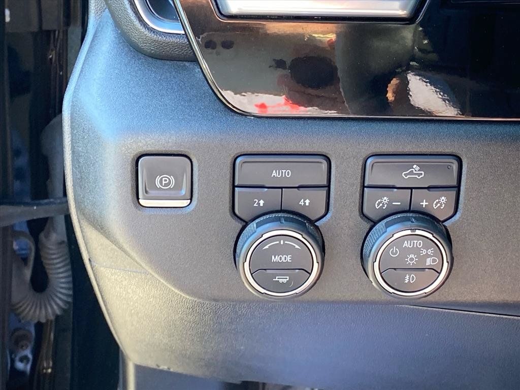 Used 2022 Chevrolet Silverado 1500 RST w/ Max Trailering Package AWD/4WD image 24
