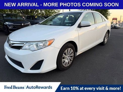 Used 2014 Toyota Camry LE FWD image 3