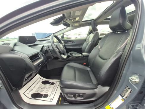Used 2024 Toyota Prius XLE AWD/4WD image 9
