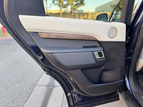 Used 2019 Land Rover Discovery HSE image 66