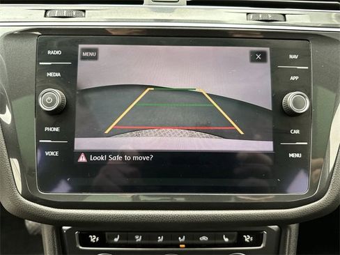 Used 2019 Volkswagen Tiguan SEL image 17