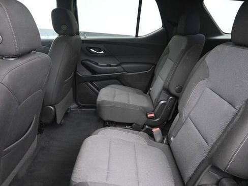 Used 2022 Chevrolet Traverse LT AWD/4WD image 18