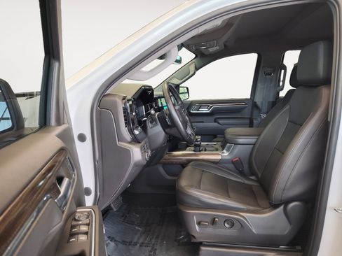 Used 2023 Chevrolet Silverado 1500 LT Trail Boss w/ LT Trail Boss Premium Package AWD/4WD image 22