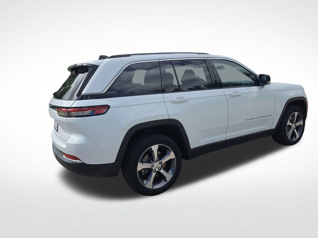 Used 2023 Jeep Grand Cherokee 4WD 4xe w/ Luxury Tech Group II image 6