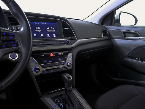 Used 2017 Hyundai Elantra Value Edition w/ Cargo Package image 27